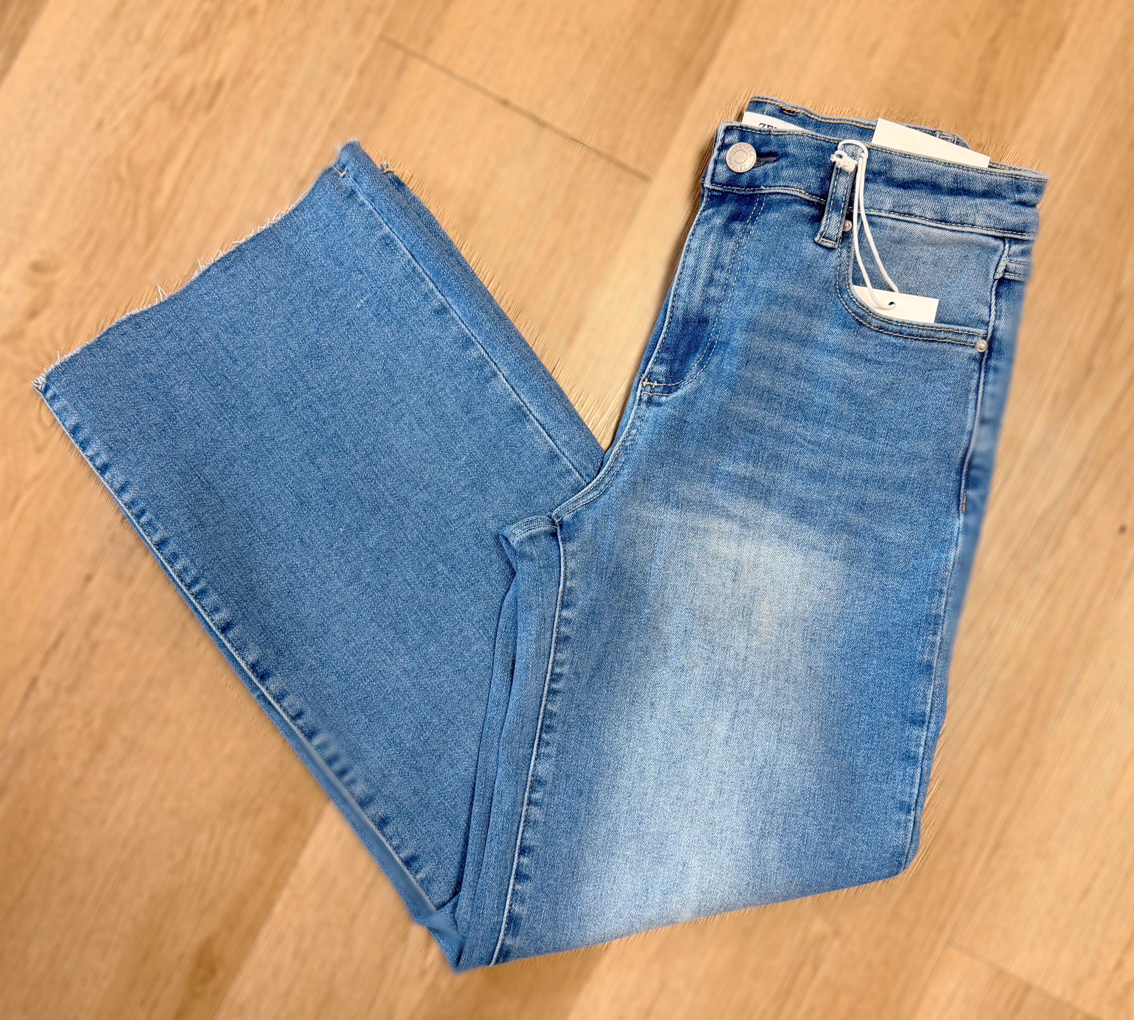 Cropped Medium Washed Jeans