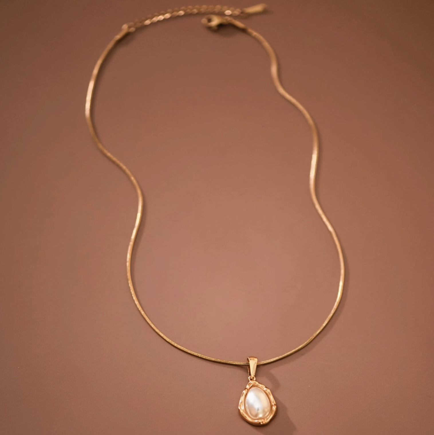 Gold Minimal Pearl Necklace