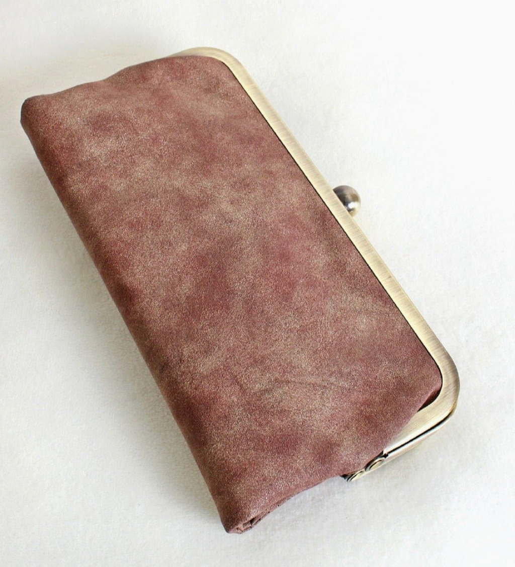 Pearl Brown Kiss Lock Clutch